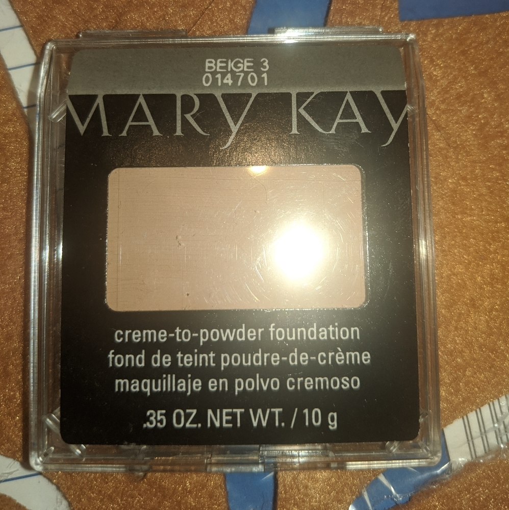 Mary Kay Creme-to Powder Foundation with sponges
